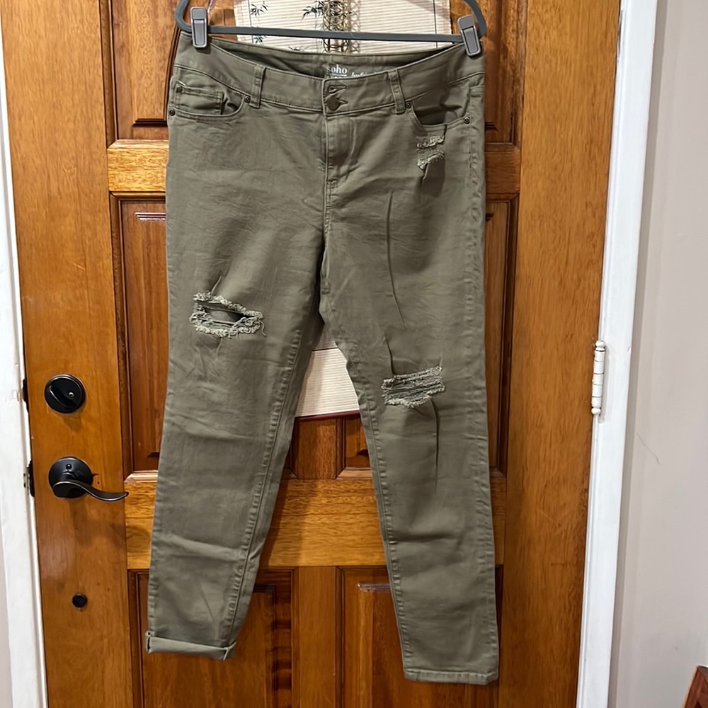 NWOT NY&CO Soho Boyfriend Distressed Jeans Army Green Size 14 soft & Stretchy